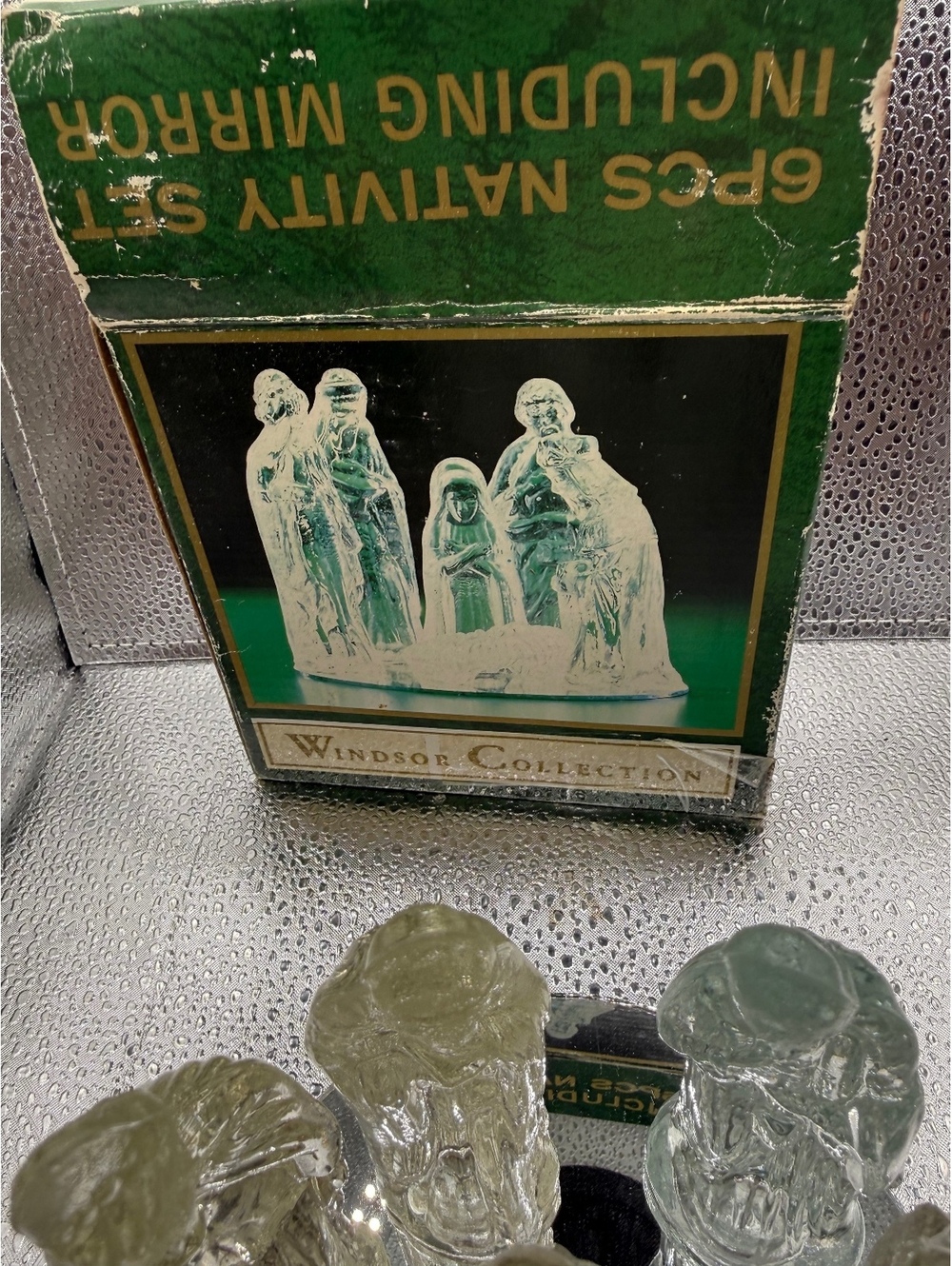 Windsor Collection 6-Piece Nativity Set with Mirrored Base